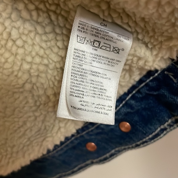 Old Navy Denim Sherpa Denim Jacket. - Picture 5 of 9